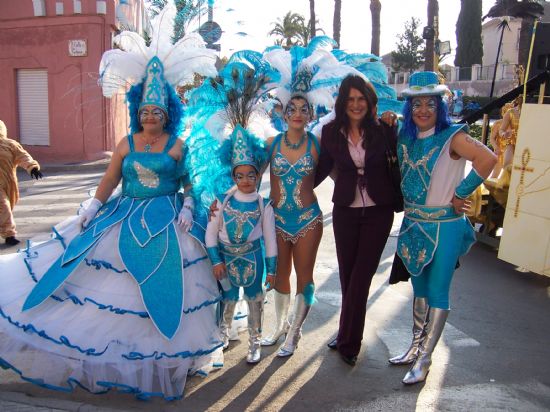 EL CARNAVAL´ 2008 DE ADULTOS TOMÓ DURANTE HORAS LAS CALLES DE LA LOCALIDAD CON UN DESFILE QUE CADA AÑO VA A MÁS POR SUS ELABORADOS TRAJES Y COREOGRAFÍAS, Foto 2