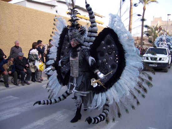 EL CARNAVAL´ 2008 DE ADULTOS TOMÓ DURANTE HORAS LAS CALLES DE LA LOCALIDAD CON UN DESFILE QUE CADA AÑO VA A MÁS POR SUS ELABORADOS TRAJES Y COREOGRAFÍAS, Foto 3