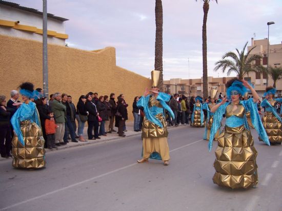 EL CARNAVAL´ 2008 DE ADULTOS TOMÓ DURANTE HORAS LAS CALLES DE LA LOCALIDAD CON UN DESFILE QUE CADA AÑO VA A MÁS POR SUS ELABORADOS TRAJES Y COREOGRAFÍAS, Foto 8