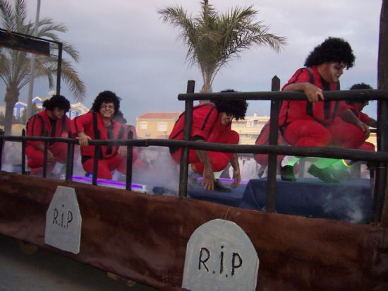 EL CARNAVAL´ 2008 DE ADULTOS TOMÓ DURANTE HORAS LAS CALLES DE LA LOCALIDAD CON UN DESFILE QUE CADA AÑO VA A MÁS POR SUS ELABORADOS TRAJES Y COREOGRAFÍAS, Foto 9