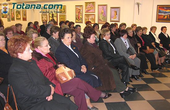 Un centenar de mujeres inician el programa de actividades de Igualdad de Oportunidades en Totana, Foto 3