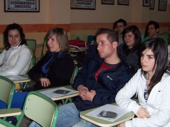 LA ASOCIACIÓN DE TRABAJADORES AUTÓNOMOS DE LA REGIÓN DE MURCIA, EN COLABORACIÓN CON LA CONCEJALÍA DE FOMENTO Y EMPLEO, IMPARTE UN SEMINARIO A ESTUDIANTES DEL IES “PRADO MAYOR” SOBRE EL TRABAJO AUTÓNOMO COMO SALIDA PROFESIONAL (2008), Foto 1