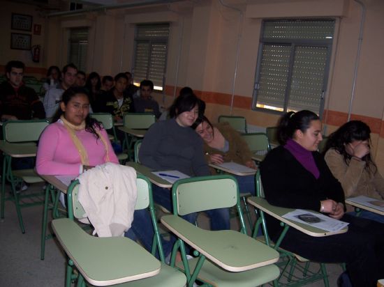 LA ASOCIACIÓN DE TRABAJADORES AUTÓNOMOS DE LA REGIÓN DE MURCIA, EN COLABORACIÓN CON LA CONCEJALÍA DE FOMENTO Y EMPLEO, IMPARTE UN SEMINARIO A ESTUDIANTES DEL IES “PRADO MAYOR” SOBRE EL TRABAJO AUTÓNOMO COMO SALIDA PROFESIONAL (2008), Foto 5