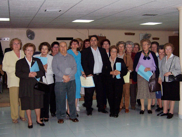 EL CONCEJAL DE SERVICIOS AL CIUDADANO CLAUSURA EL CURSO ENTRENAMIENTO DE LA MEMORIA Y ESTIMULACIÓN COGNITIVA, Foto 1