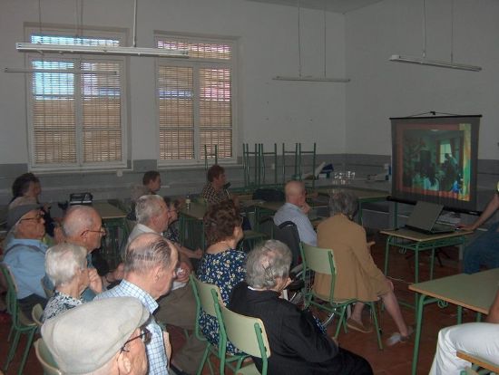 DA COMIENZO LA EXPOSICIÓN DE FIGURAS DE ESCAYOLA DEL TALLER DE MANUALIDADES DEL CENTRO DE DESARROLLO LOCAL, Foto 2