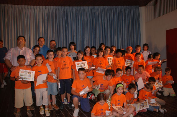 SE CLAUSURA EL PROGRAMA DE DEPORTE ESCOLAR EN EL PARQUE MUNICIPAL, CON UNA JORNADAS DE ACTIVIDADES POLIDEPORTIVAS Y RECRETAIVAS, Y UNA ENTREGA DE TROFEOS Y DIPLOMAS A TODOS LOS PARTICIPANTES, Foto 3