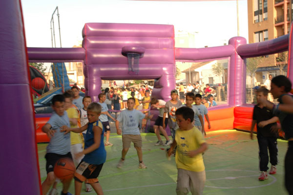 SE CLAUSURA EL PROGRAMA DE DEPORTE ESCOLAR EN EL PARQUE MUNICIPAL, CON UNA JORNADAS DE ACTIVIDADES POLIDEPORTIVAS Y RECRETAIVAS, Y UNA ENTREGA DE TROFEOS Y DIPLOMAS A TODOS LOS PARTICIPANTES, Foto 5