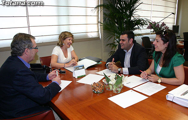 EL NUEVO CENTRO DE SALUD TOTANA SUR QUE SE CONSTRUIRÁ EN LA ZONA DE LA BÁSCULA SE CONTRATARÁ DURANTE EL PRÓXIMO MES DE SEPTIEMBRE Y LAS OBRAS SE INICIARÁN A FINALES DEL 2008, Foto 1