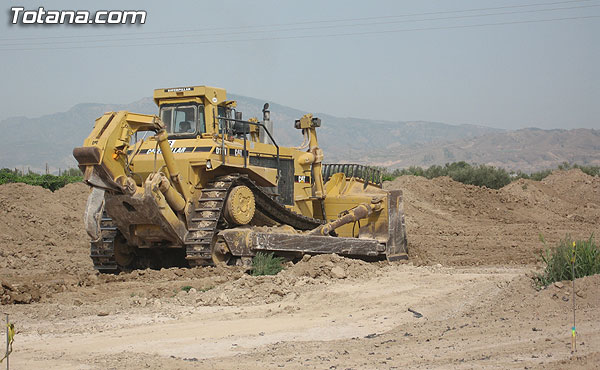 EL ALCALDE Y EL CONCEJAL DE OBRAS E INFRAESTRUCTURAS MUNICIPALES VISITAN LAS OBRAS DE LA AUTOVÍA TOTANA-MAZARRÓN PARA COMPROBAR SU ACTUAL ESTADO DE EJECUCIÓN, Foto 3