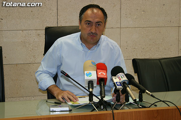EL PORTAVOZ DEL EQUIPO DE GOBIERNO OFRECIÓ UNA RUEDA DE PRENSA PARA HACER UN BALANCE DEL PRIMER AÑO DE LEGISTALURA, Foto 1