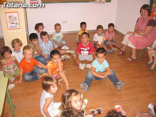 AUTORIDADES LOCALES VISITAN ALGUNOS COLEGIOS DE TOTANA PARA COMPROBAR EL ESTADO DE EJECUCIÓN DE LAS OBRAS Y EL FUNCIONAMIENTO DE LOS NUEVOS SERVICIOS, Foto 1