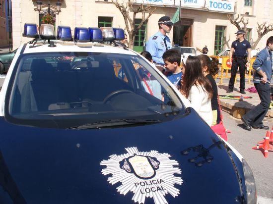 LA JUNTA LOCAL DE GOBIERNO ADJUDICA LA REDACCIÓN DEL PROYECTO DEL EDIFICIO DE LAS FUTURAS DEPENDENCIAS DE LA POLICÍA LOCAL Y APRUEBA LA INSTALACIÓN DE DOS MARQUESINAS DE LA LÍNEA DE BUS URBANO EN LA AVENIDA JUAN CARLOS I, Foto 2