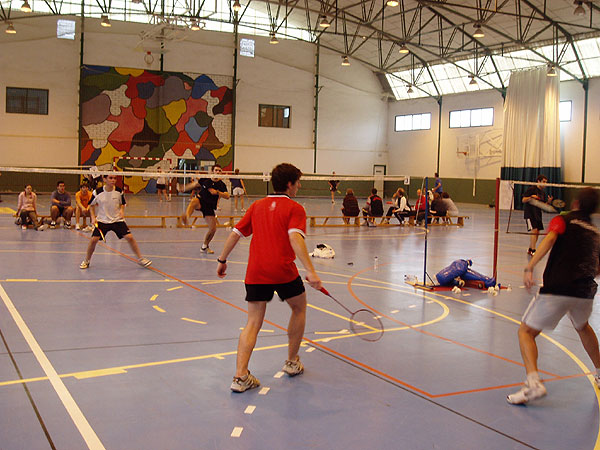 MÁS DE UN CENTENAR DE PERSONAS PARTICIPAN EN EL TORNEO DE BÁDMINTON DISPUTADO ESTE FIN DE SEMANA, Foto 1