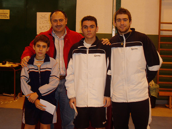 MÁS DE UN CENTENAR DE PERSONAS PARTICIPAN EN EL TORNEO DE BÁDMINTON DISPUTADO ESTE FIN DE SEMANA, Foto 2