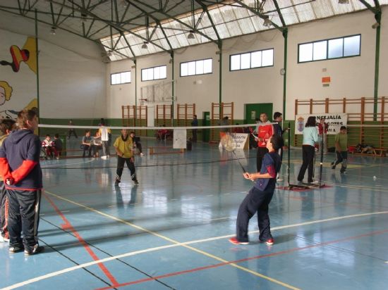 UN TOTAL DE 51 ESCOLARES PARTICIPAN EN EL TORNEO DE BÁDMINTON “FIESTAS DE SANTA EULALIA” (2007), Foto 5