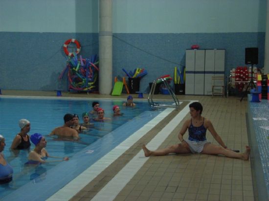 LA CONCEJALÍA DE DEPORTES ORGANIZA UNAS JORNADAS DE CONTROL POSTURAL Y AQUAMASAJE EN LA PISCINA CUBIERTA (2007), Foto 4