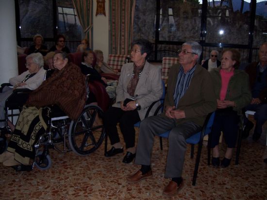 ARRANCA EL PROGRAMA DE FIESTAS PATRONALES DE “LA PURÍSIMA” CON LA CELEBRACIÓN DE LA EUCARISTÍA CANTADA POR EL CORO SANTA CECILIA (2007), Foto 4