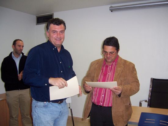 EL CURSO “DANDO FORMA A TUS IDEAS”, ORGANIZADO POR EL ÁREA DE INMIGRACIÓN DEL AYUNTAMIENTO DE TOTANA, SE CLAUSURA CON LA ENTREGA DE DIPLOMAS A LOS PARTICIPANTES (2007), Foto 9