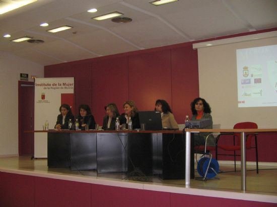 LA CONCEJAL DE MUJER PARTICIPA EN UNA JORNADA TÉCNICA DE IGUALDAD Y EMPLEO EN EL SERVICIO DE EMPLEO Y FORMACIÓN DE LA REGIÓN DE MURCIA, Foto 1