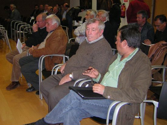 EL CONSEJO ASESOR AGRARIO DE TOTANA CELEBRA SU PRIMERA REUNIÓN DE CONSTITUCIÓN, DONDE APRUEBA PLANTEAR AL PLENO MUNICIPAL LA INCORPORACIÓN DE LOS SECTORES DEL CONTROL DE CALIDAD INTEGRADA Y PROTOCOLO DE FRUTAS Y HORTALIZAS, Foto 2