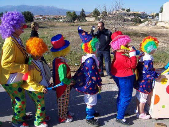 CIENTOS DE NIÑOS DE LAS GUARDERÍAS Y CENTROS DE PRIMARIA DE “EL PARETÓN” PARTICIPAN EN EL FESTIVAL DE MARTES DE CARNAVAL QUE COMO CADA AÑO CELEBRA ESTA PEDANÍA TOTANERA, Foto 2