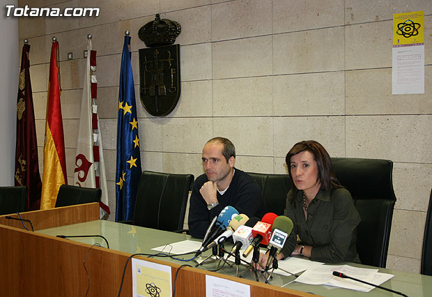 PONEN EN MARCHA UN CURSO BÁSICO DE TENIS DIRIGIDO A MUJERES QUE NO HAYAN PRACTICADO NUNCA ESTE DEPORTE, Foto 1