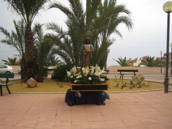 RESIDENTES Y FAMILIARES DEL GERIÁTRICO “LA PURÍSIMA”, ACOMPAÑADOS POR ALUMNOS VOLUNTARIOS DEL IES “JUAN DE LA CIERVA”, PARTICIPAN EN EL VIA CRUCIS ORGANIZADO POR “SALUS INFIRMORUM”, Foto 4