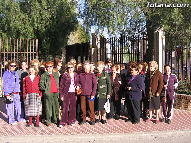 LA ASOCIACIÓN DE AMAS DE CASA “LAS TRES AVE MARÍAS” Y LA CONCEJALÍA DE MUJER E IGUALDAD DE OPORTUNIDADES ORGANIZAN UNA CAMINATA “POR LA IGUALDAD” CON MOTIVO DEL DÍA INTERNACIONAL DE LA MUJER (2008), Foto 1