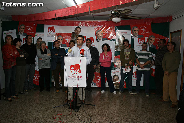 UN GRUPO DE NUEVOS AFILIADOS, JUNTO A GINES CARREÑO Y PEDRO MARTÍNEZ, PIDEN EL VOTO PARA IU, Foto 7
