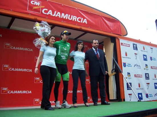 EL CONCEJAL DE DEPORTES ENTREGA EL PREMIO DE LA SEGUNDA ETAPA DE LA VUELTA CICLISTA A LA REGIÓN DE MURCIA A CHECHU RUBIERA, DEL EQUIPO ASTANA (2008), Foto 3