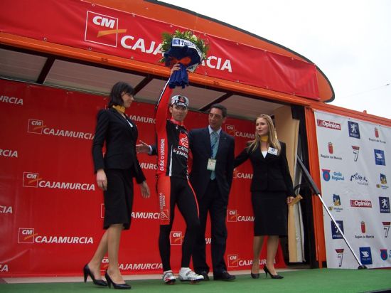 EL CONCEJAL DE DEPORTES ENTREGA EL PREMIO DE LA SEGUNDA ETAPA DE LA VUELTA CICLISTA A LA REGIÓN DE MURCIA A CHECHU RUBIERA, DEL EQUIPO ASTANA (2008), Foto 5