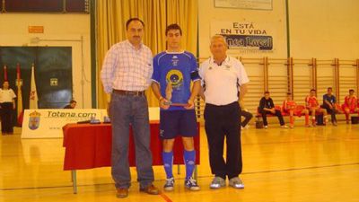 LA CONCEJALÍA DE DEPORTES HOMENAJEA AL EQUIPO CADETE DEL C.F.S. CAPUCHINOS POR SU DESTACADA TEMPORADA, Foto 1