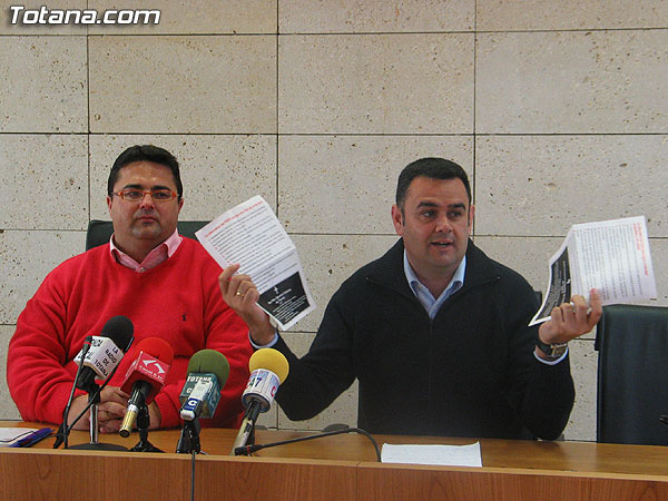 EL CONCEJAL DE URBANISMO Y SANIDAD, JUAN CARRIÓN TUDELA, OFRECIÓ UNA RUEDA DE PRENSA PARA HACER BALANCE DE LA GESTIÓN REALIZADA EN ESTAS ÁREAS DE GOBIERNO EN ESTA LEGISLATURA, Foto 1