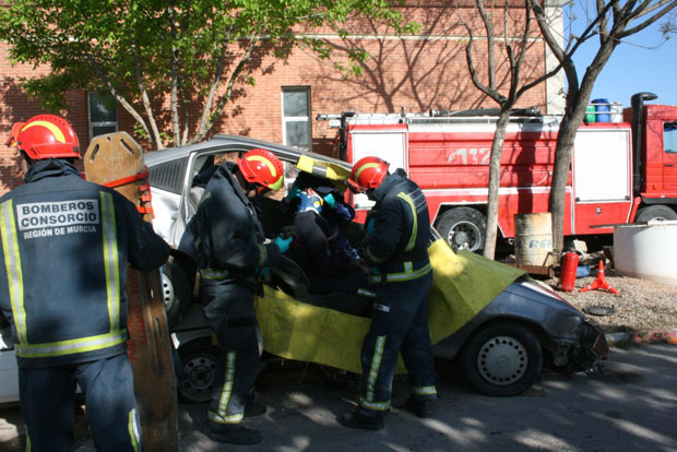 Bomberos del Consorcio de Extinción de Incendios y Salvamento de la Región (CEIS) ganan el IV encuentro de rescates en accidentes tráfico, Foto 1