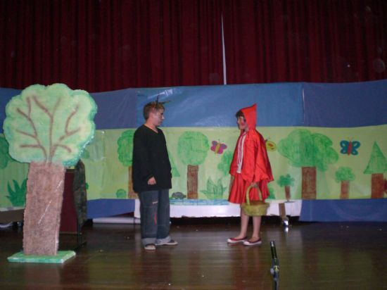 COMIENZA EN LA CÁRCEL LA XV MUESTRA DE TEATRO ESCOLAR EN LA QUE PARTICIPAN ALUMNOS DE LOS TALLERES QUE IMPARTE LA COMPAÑÍA DELTRAJÍN TEATRO, Foto 2