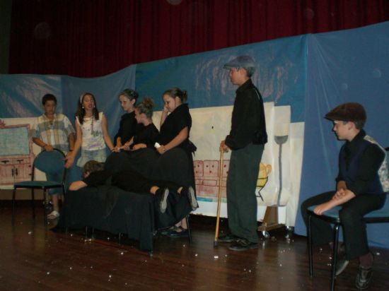 COMIENZA EN LA CÁRCEL LA XV MUESTRA DE TEATRO ESCOLAR EN LA QUE PARTICIPAN ALUMNOS DE LOS TALLERES QUE IMPARTE LA COMPAÑÍA DELTRAJÍN TEATRO, Foto 3
