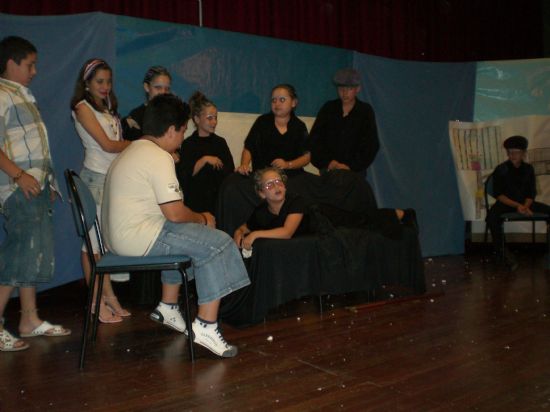 COMIENZA EN LA CÁRCEL LA XV MUESTRA DE TEATRO ESCOLAR EN LA QUE PARTICIPAN ALUMNOS DE LOS TALLERES QUE IMPARTE LA COMPAÑÍA DELTRAJÍN TEATRO, Foto 5