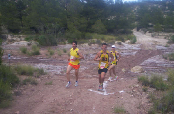 MIEMBROS DEL CLUB ATLETISMO DE TOTANA PARTICIPARON EN LA IV MEDIA MARATÓN DE MONTAÑA “MEMORIAL ANTONIO DE BÉJAR”, EN CALASPARRA, Foto 2