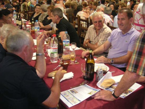SE CLAUSURA CON UNA CENA DE CONVIVENCIA LA TEMPORADA DE ACTIVIDADES DEL CENTRO MUNICIPAL DE PERSONAS MAYORES, Foto 2