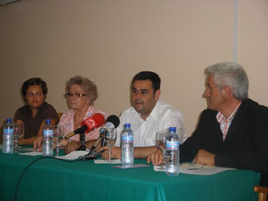 EL CURSO DE “CUIDADOS INTEGRALES EN LAS PERSONAS MAYORES DEPENDIENTES”, ORGANIZADO POR SALUS INFIRMORUM, SE CLAUSURA CON LA PARTICIPACIÓN DE CASI MEDIO CENTENAR DE PERSONAS ANTE LA PRESENCIA DEL ALCALDE, Foto 2