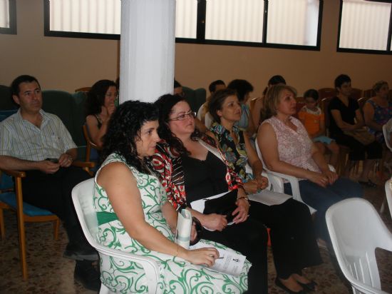 EL CURSO DE “CUIDADOS INTEGRALES EN LAS PERSONAS MAYORES DEPENDIENTES”, ORGANIZADO POR SALUS INFIRMORUM, SE CLAUSURA CON LA PARTICIPACIÓN DE CASI MEDIO CENTENAR DE PERSONAS ANTE LA PRESENCIA DEL ALCALDE, Foto 4