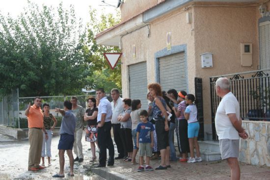 EL ALCALDE SE REÚNE CON VECINOS DEL BARRIO OLÍMPICO (2008), Foto 1