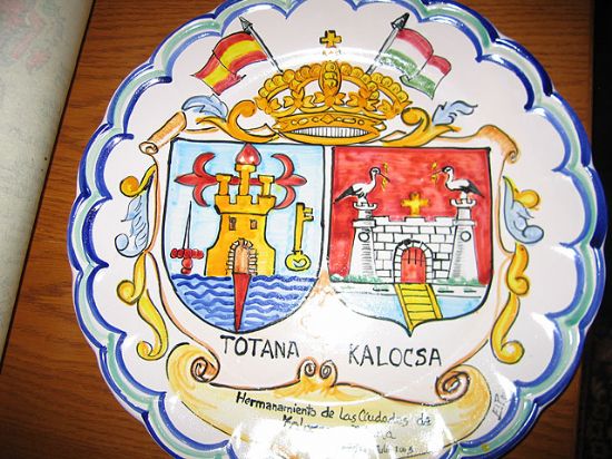 EL PARTIDO POPULAR DE TOTANA CALIFICA DE “RABIETA” Y DE “POCO SERIAS”  LAS CRÍTICAS DEL PARTIDO SOCIALISTA AL HERMANAMIENTO CON KALOCSA, Foto 1