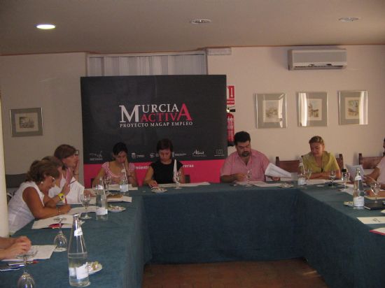 EL PARADOR DE PUERTO LUMBRERAS ACOGIÓ UNA REUNIÓN DE LOS MIEMBROS DE LA AGRUPACIÓN DE DESARROLLO DEL PROYECTO MAGAP EMPLEO, Foto 1