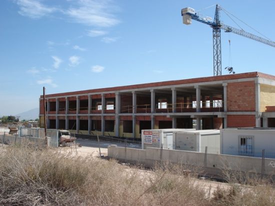 IZQUIERDA UNIDA ACUSA AL CONCEJAL DE EDUCACIÓN DE “DISCRIMINACIÓN RACIAL” AL ENVIAR AL COLEGIO TIROL-CAMILLERI SÓLO A NIÑOS INMIGRANTES, Foto 2