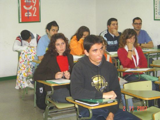 UN TOTAL DE 20 ALUMNOS DE TRES MUNICIPIOS PARTICIPAN EN EL CURSO MONITOR DE BALONCESTO QUE SE CELEBRA EN LA SALA ESCOLAR DE TOTANA HASTA EL DÍA 18 DE ESTE MES (2007), Foto 1