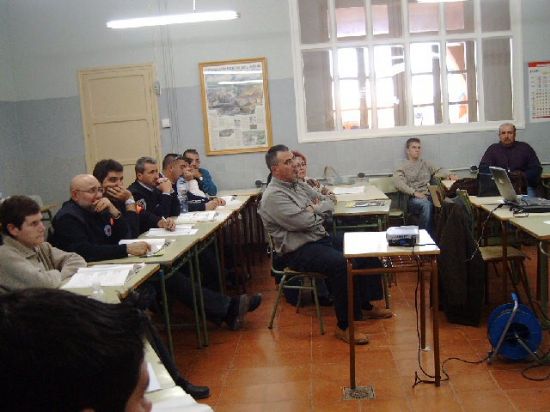 UNA TREINTENA DE VOLUNTARIOS DE PROTECCIÓN CIVIL PARTICIPAN EN EL CURSO “LA POBLACIÓN EN EMERGENCIAS” QUE ORGANIZA LA COMUNIDAD AUTÓNOMA EN TOTANA , Foto 2