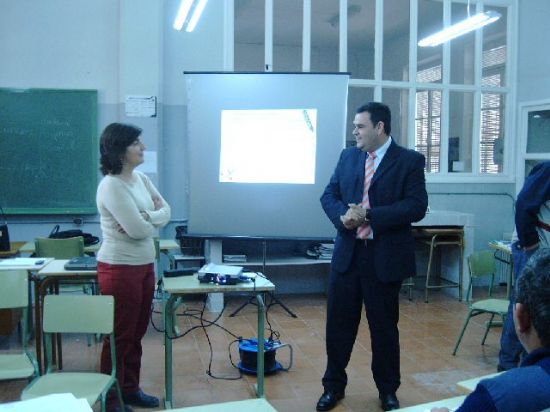 UNA TREINTENA DE VOLUNTARIOS DE PROTECCIÓN CIVIL PARTICIPAN EN EL CURSO “LA POBLACIÓN EN EMERGENCIAS” QUE ORGANIZA LA COMUNIDAD AUTÓNOMA EN TOTANA , Foto 3
