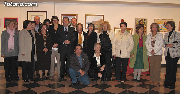 SE INAUGURA LA MUESTRA DE PINTURAS DE LA ASOCIACIÓN CON-TRASTE EN LA SALA GREGORIO CEBRIÁN Y LA I EXPOSICIÓN DE TRAJES Y COMPLEMENTOS TÍPICOS REGIONALES MURCIANOS EN EL ALMACÉN, Foto 1