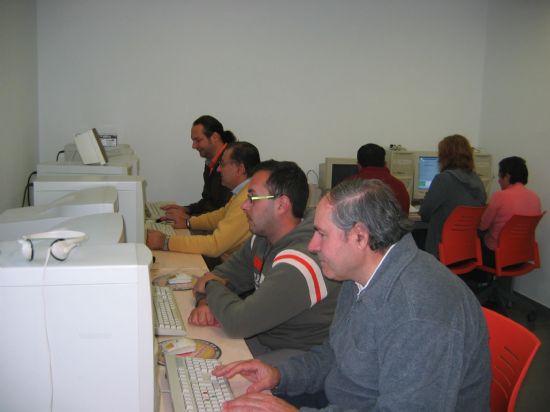 EL SERVICIO DE APOYO PSICOSOCIAL, QUE ES UN RECURSO MUNICIPAL PARA PERSONAS CON ENFERMEDAD MENTAL, ATIENDE A UNA QUINCENA DE PERSONAS (2007), Foto 3